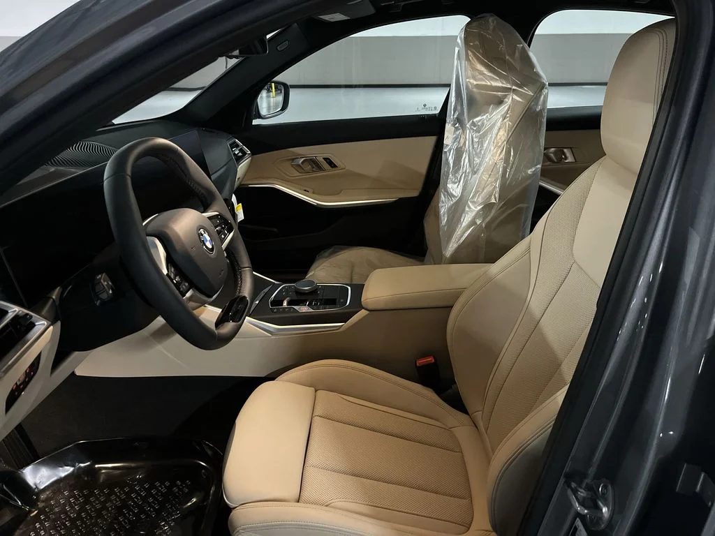 2025 BMW 3 Series 330i - Photo 11