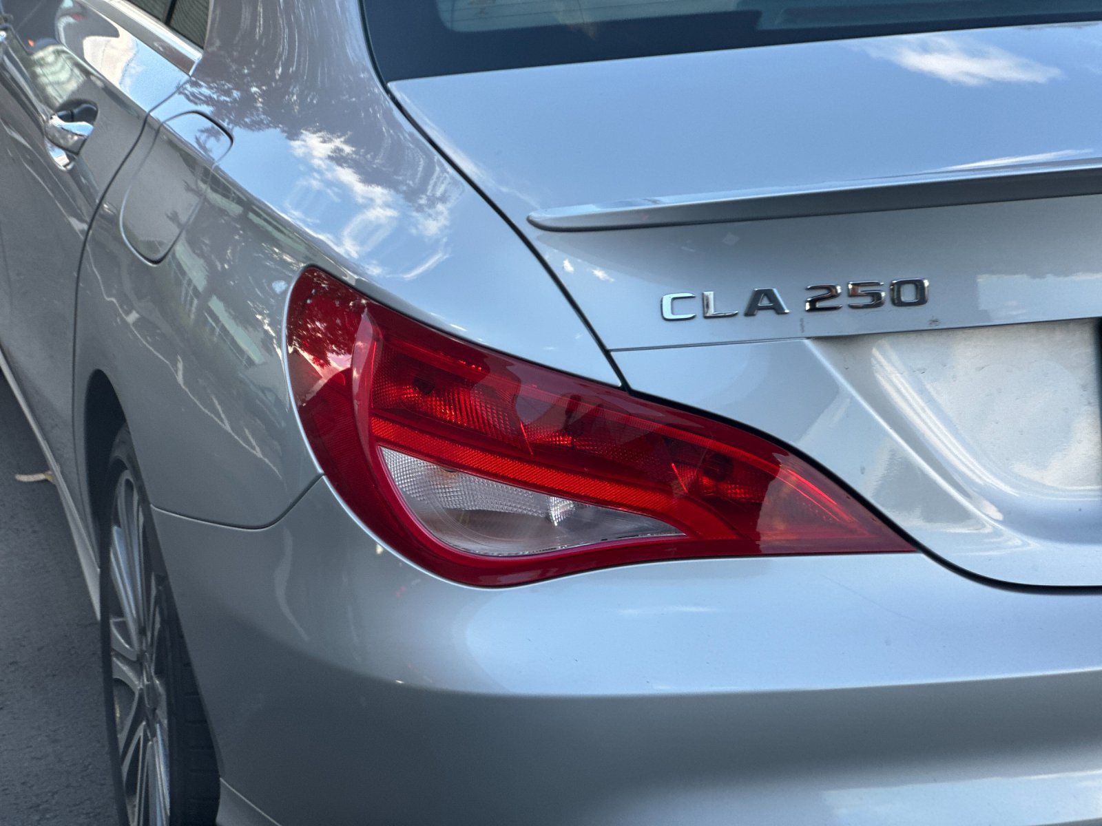 Used 2018 Silver Mercedes-Benz CLA 250 image 23