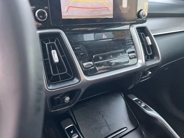 Used 2023 Black Kia X-Line S image 26