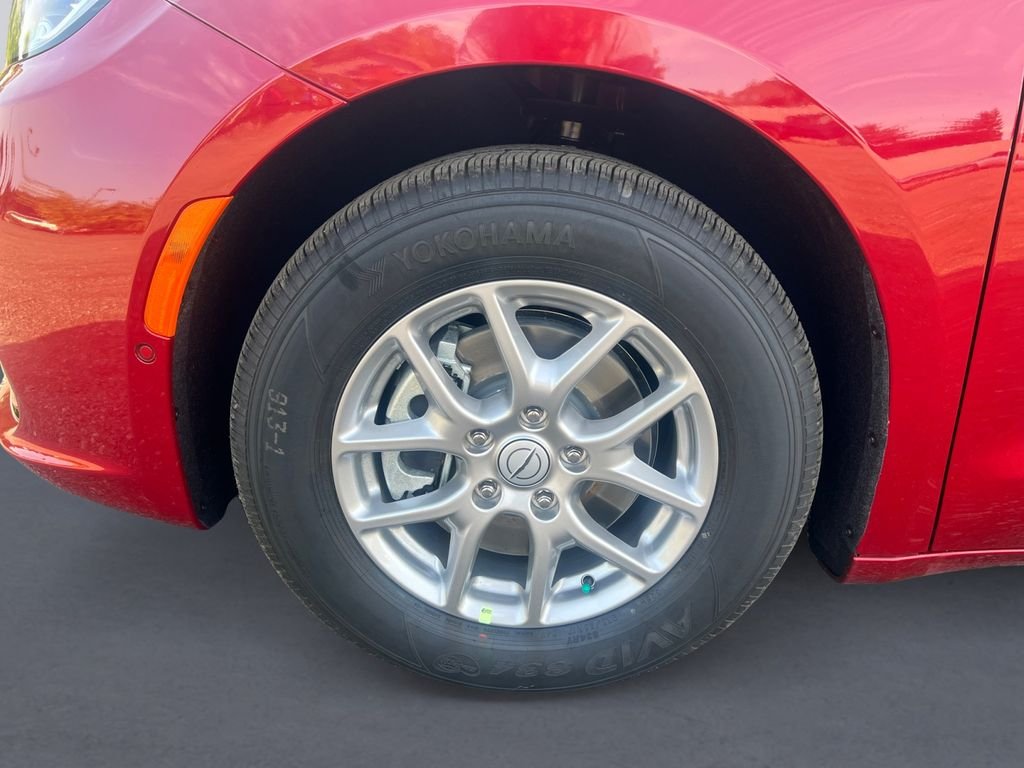 2026 Chrysler Pacifica Select - Photo 10