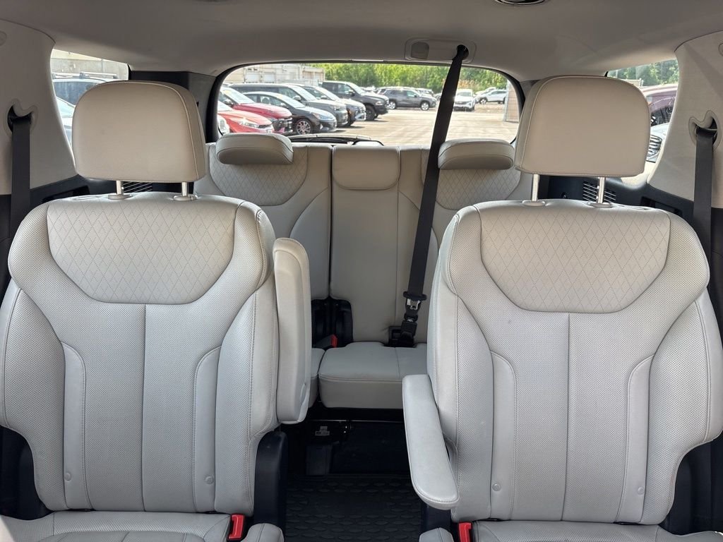Used 2022 Silver Hyundai SEL image 31