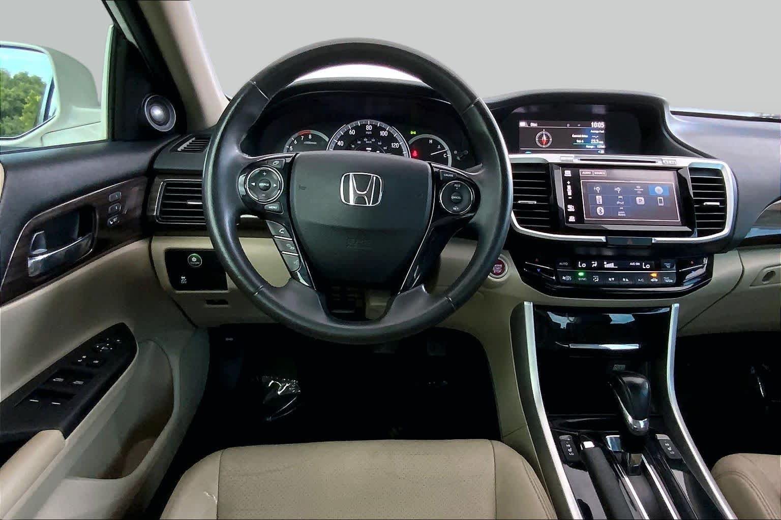 Used 2016 WHITE Honda EX-L image 6