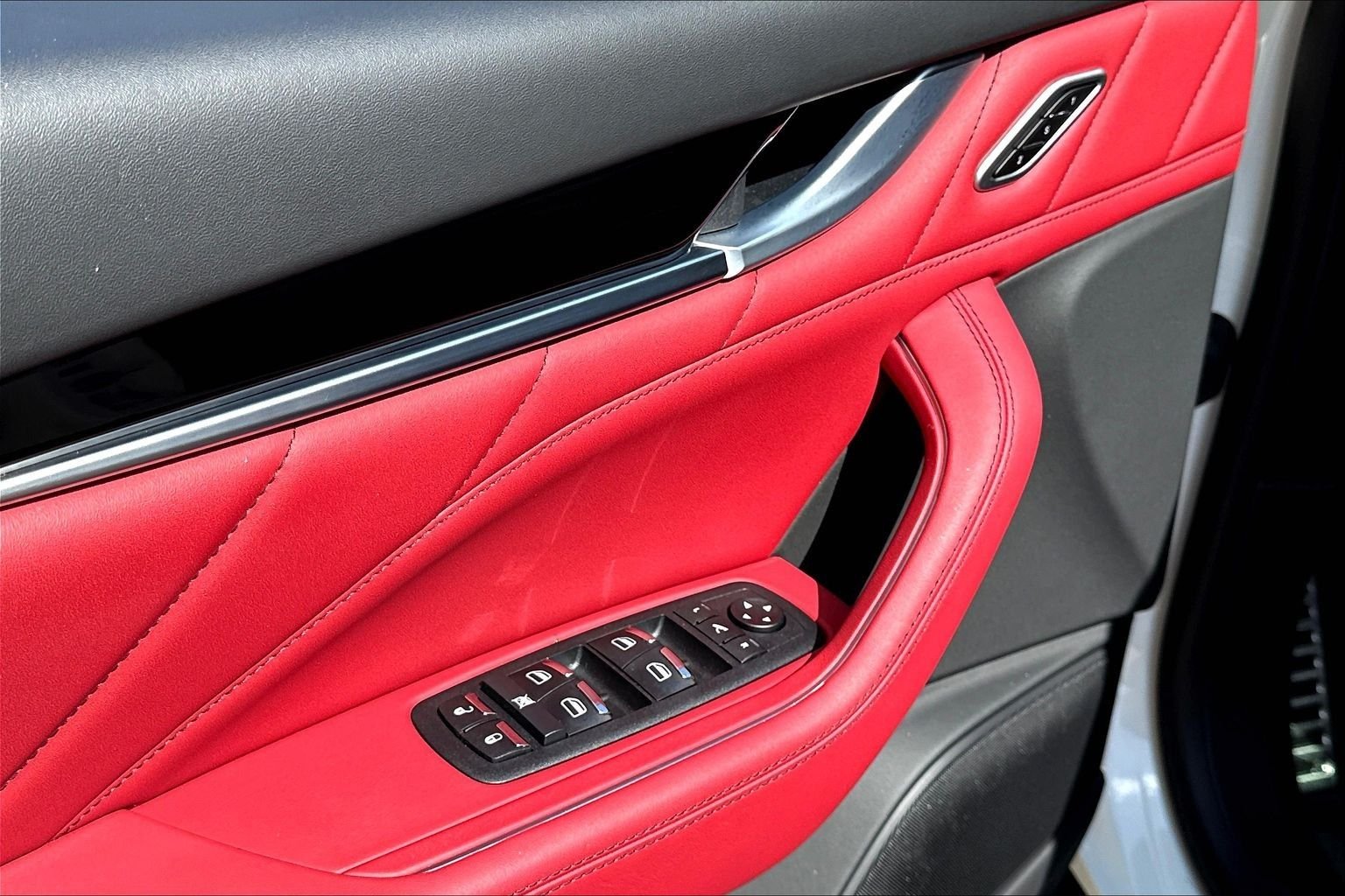 Used 2022 White Maserati GT image 36