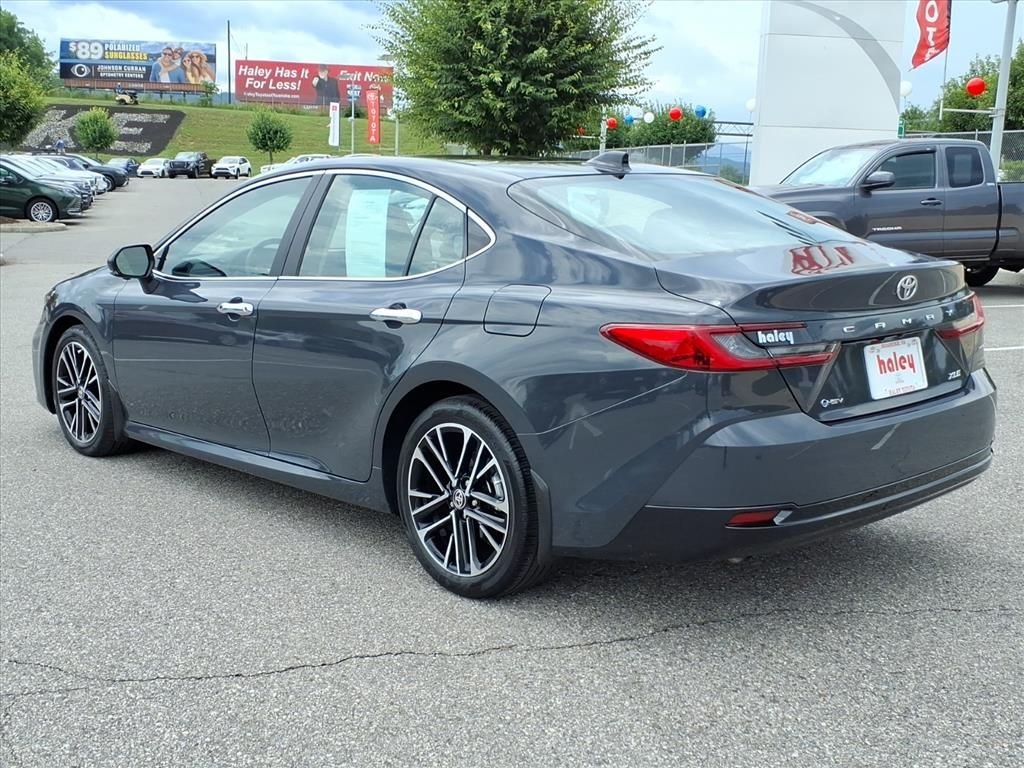 Used 2025  Toyota XLE image 7
