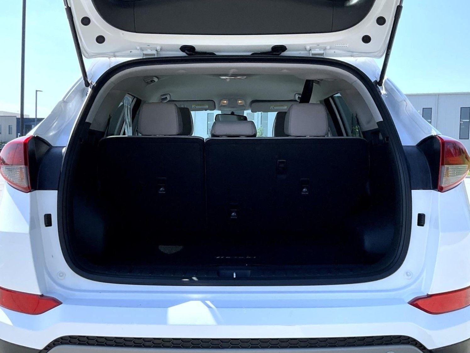 Used 2017 White Hyundai Eco image 22