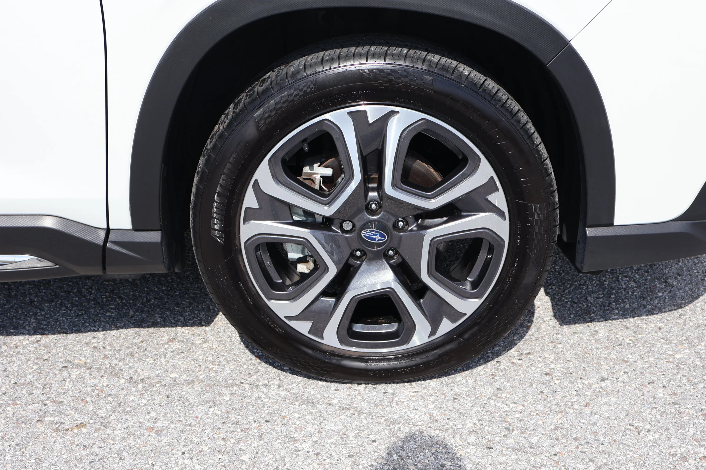 Used 2024 Crystal White Pearl Subaru Limited image 13