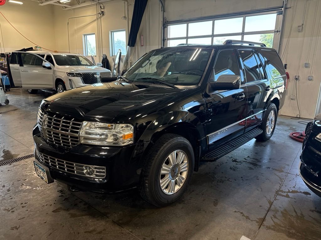Used 2007  Lincoln Base image 2