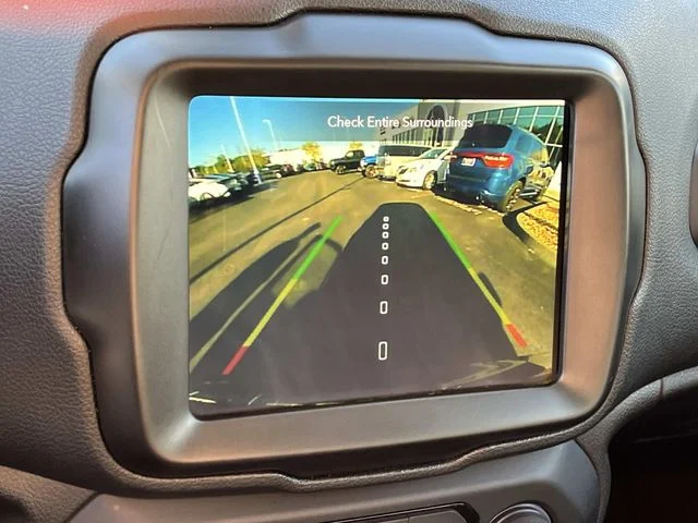 Used 2023 Black Jeep Latitude image 32