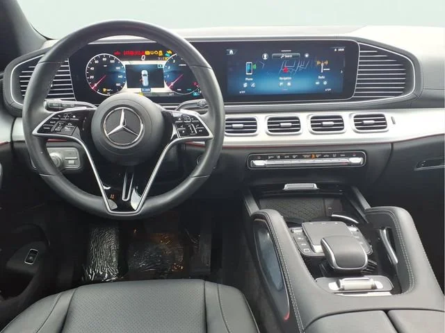 Used 2025  Mercedes-Benz GLS 450 image 21