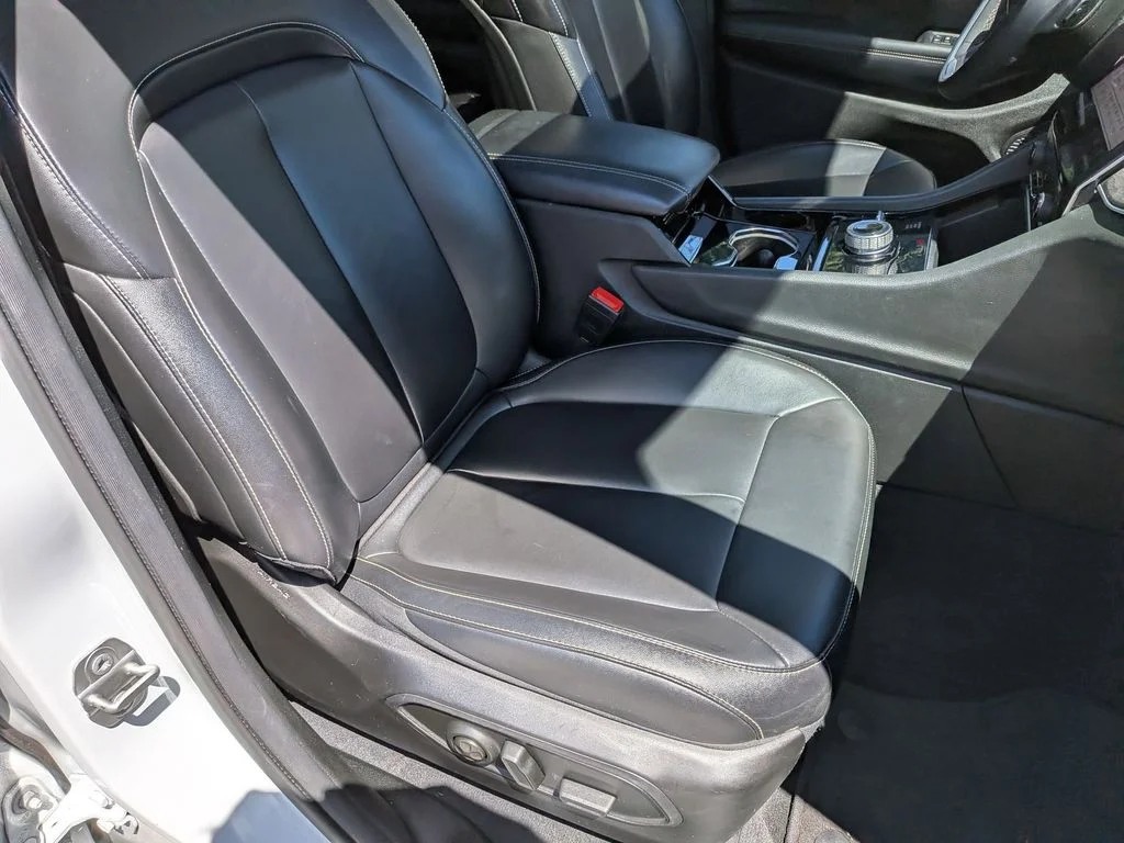 Used 2023 White Jeep Limited image 31