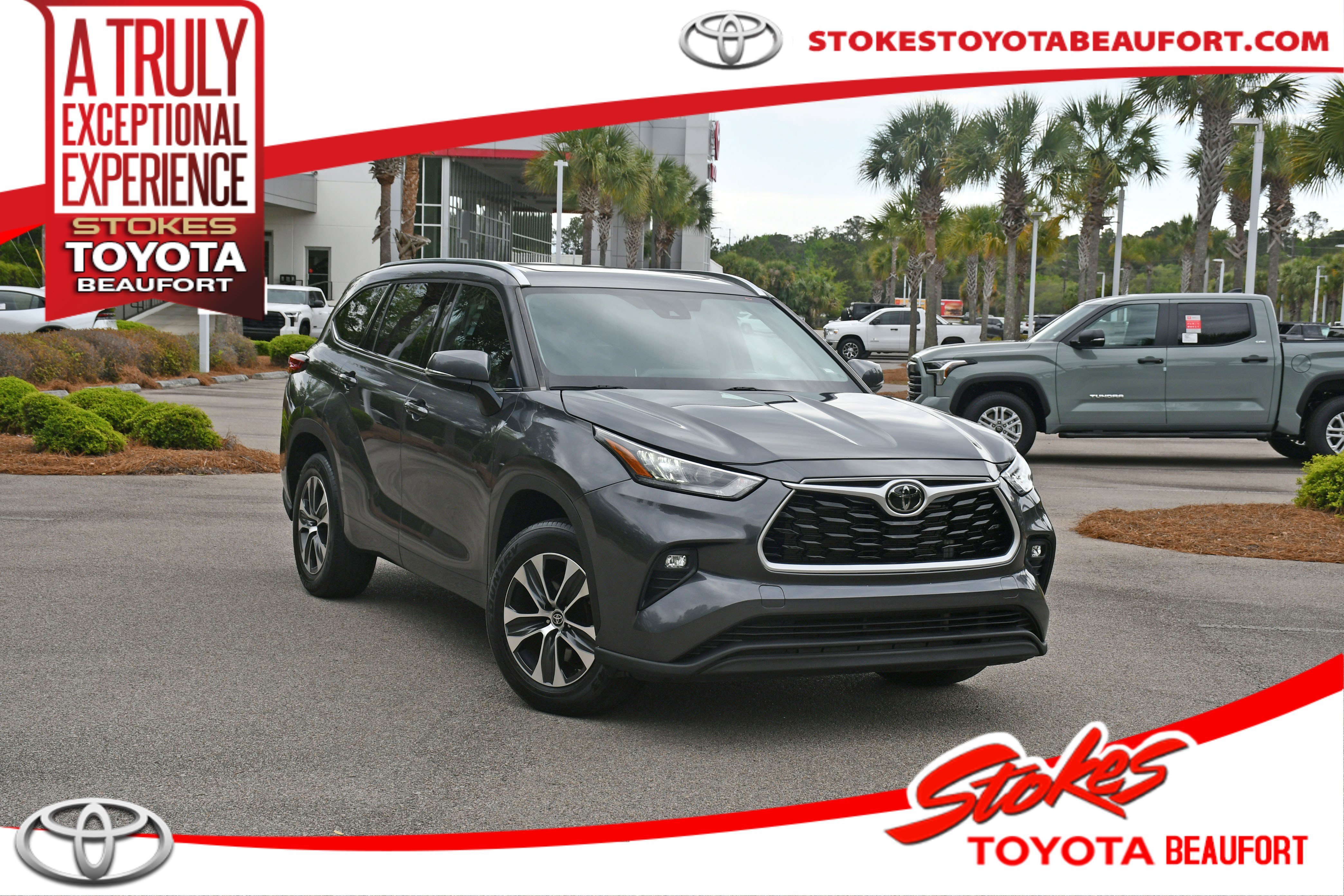 Used 2020 Gray Toyota XLE image 1