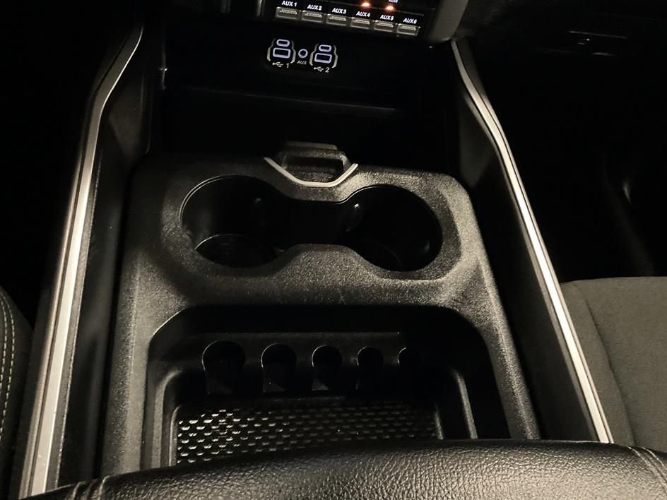 Used 2022 White Ram Big Horn image 20