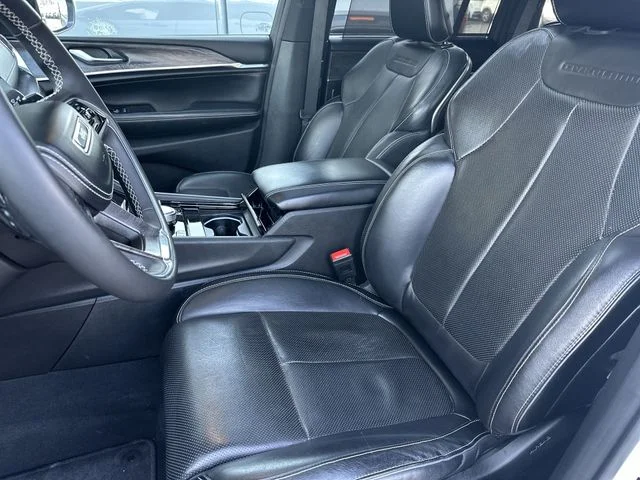 Used 2023 White Jeep Overland image 15