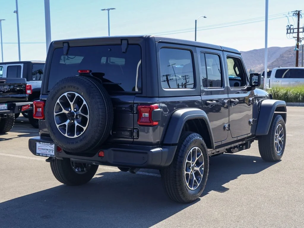New 2026 Granite Crystal Metallic Clear-Coat Exterior Paint Jeep Sport S image 14