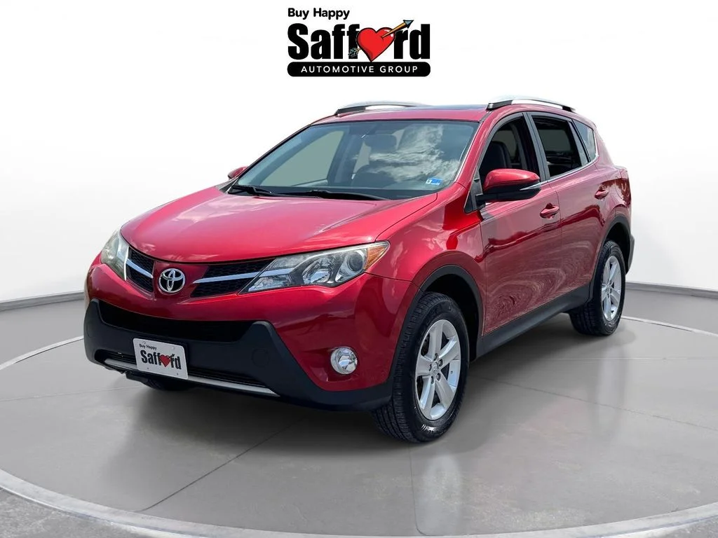 Used 2014 Red Toyota XLE image 1