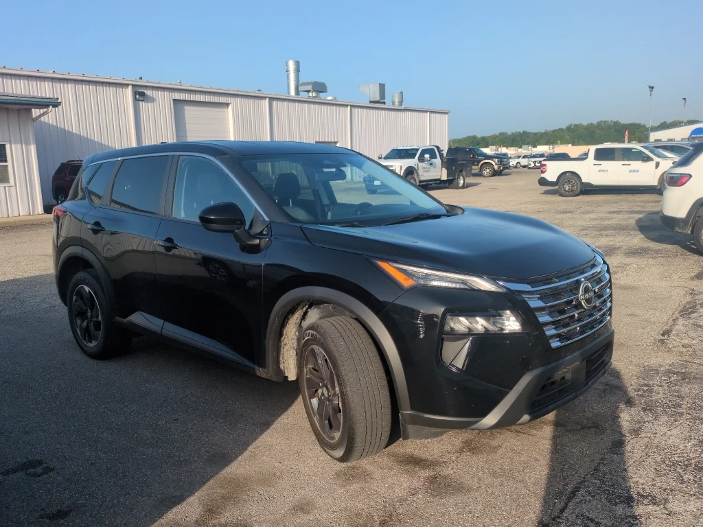 Used 2025 Super Black Nissan SV image 4