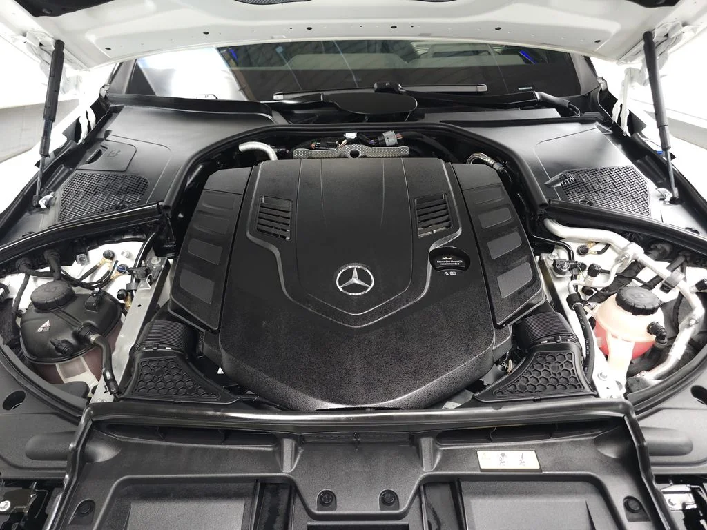 Used 2023 MANUFAKTUR Cashmere White Magno Mercedes-Benz S 580 image 37