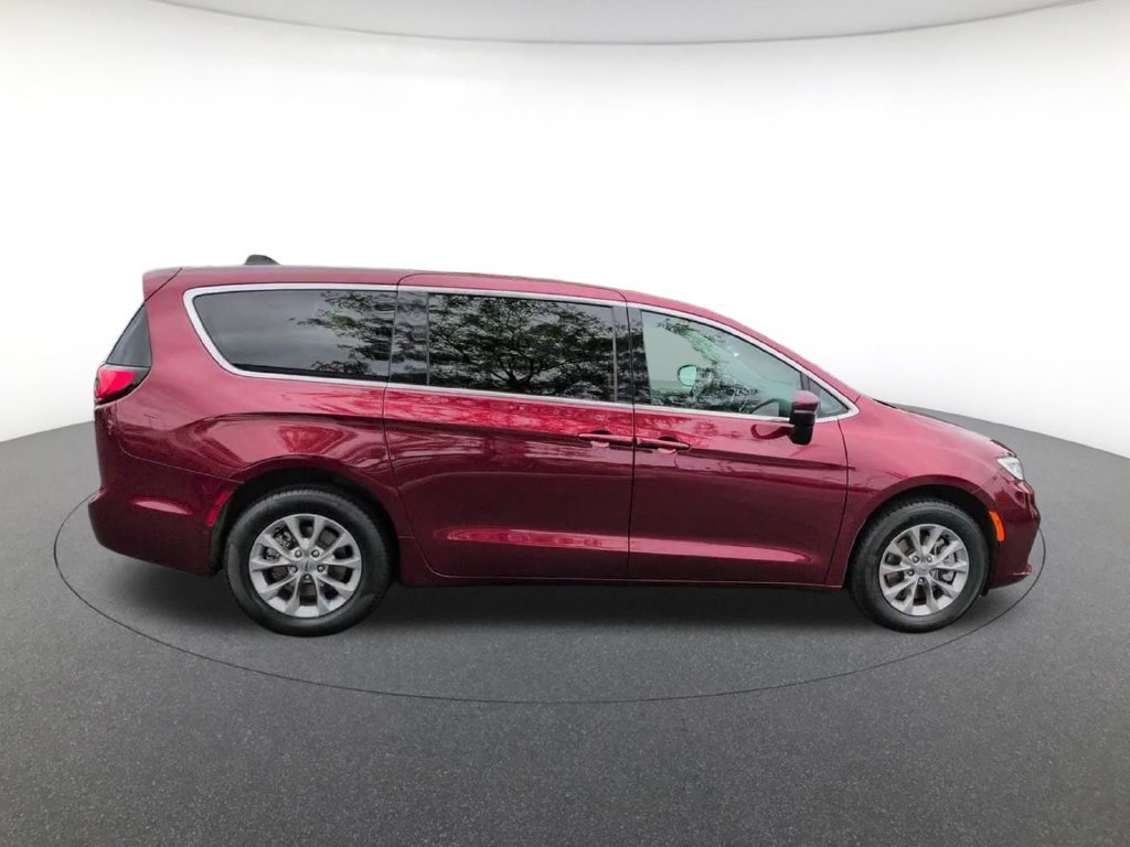 Certified Used 2023 Velvet Chrysler Touring L image 5