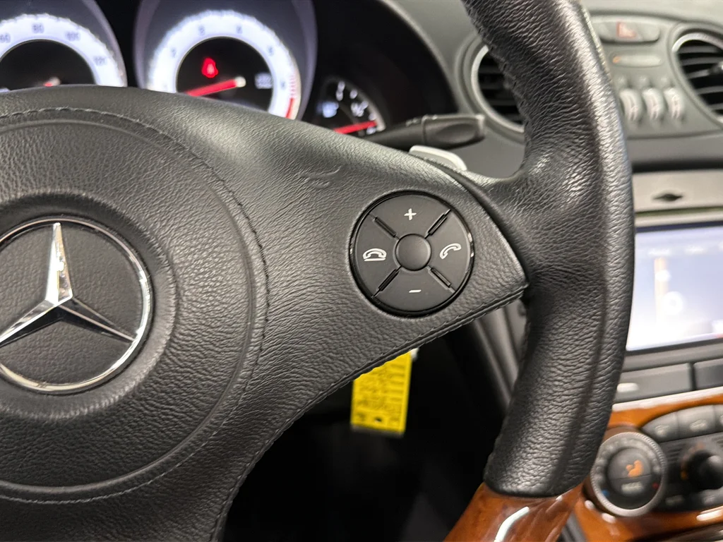 Used 2009 Silver Mercedes-Benz SL 550 image 41