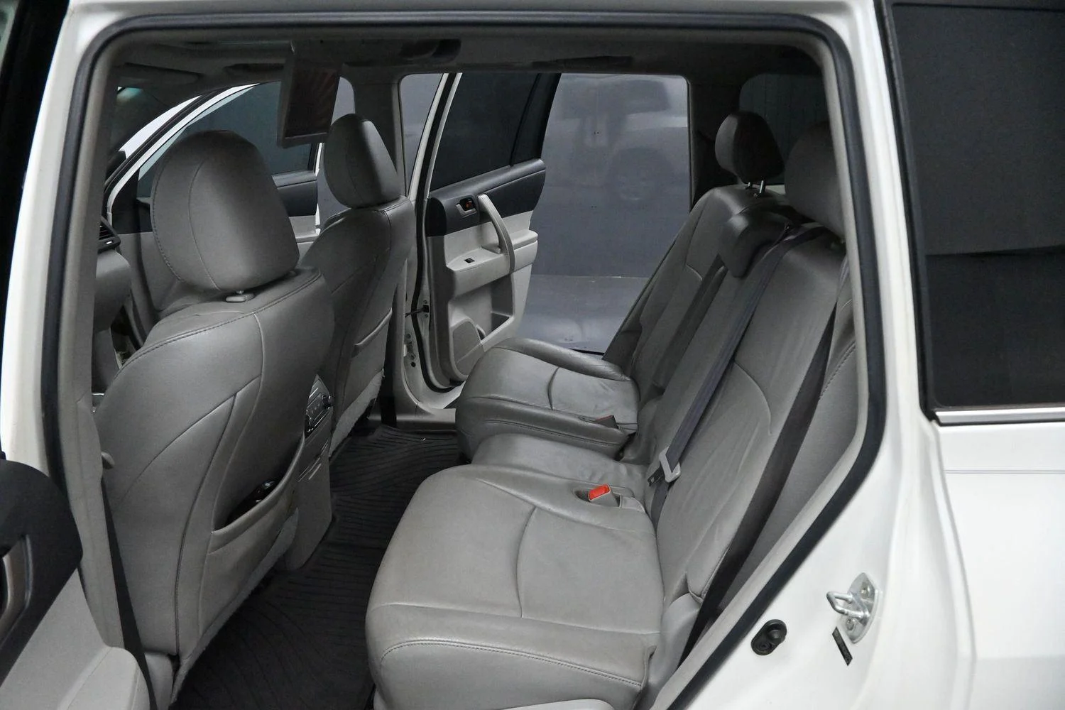 Used 2012 Blizzard Pearl Toyota SE image 28