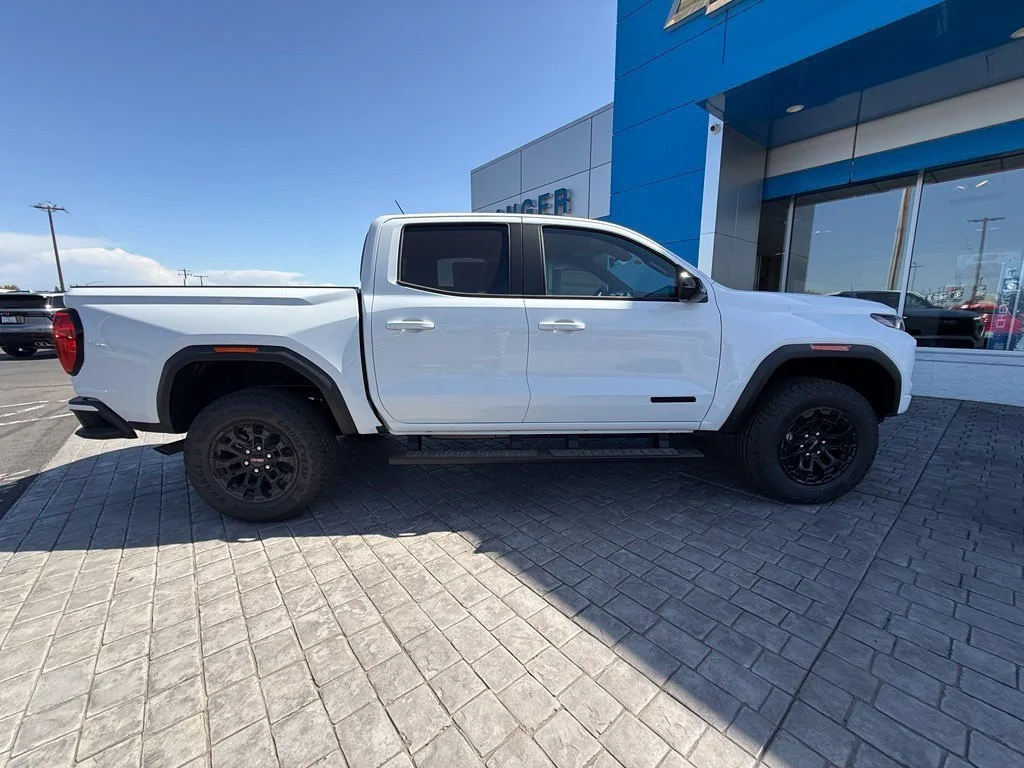New 2026 Summit White GMC Elevation image 13