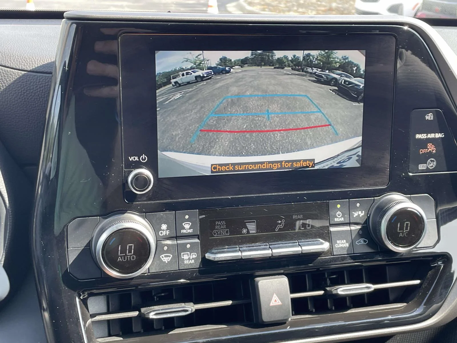 Used 2023 Off-white Toyota LE image 24