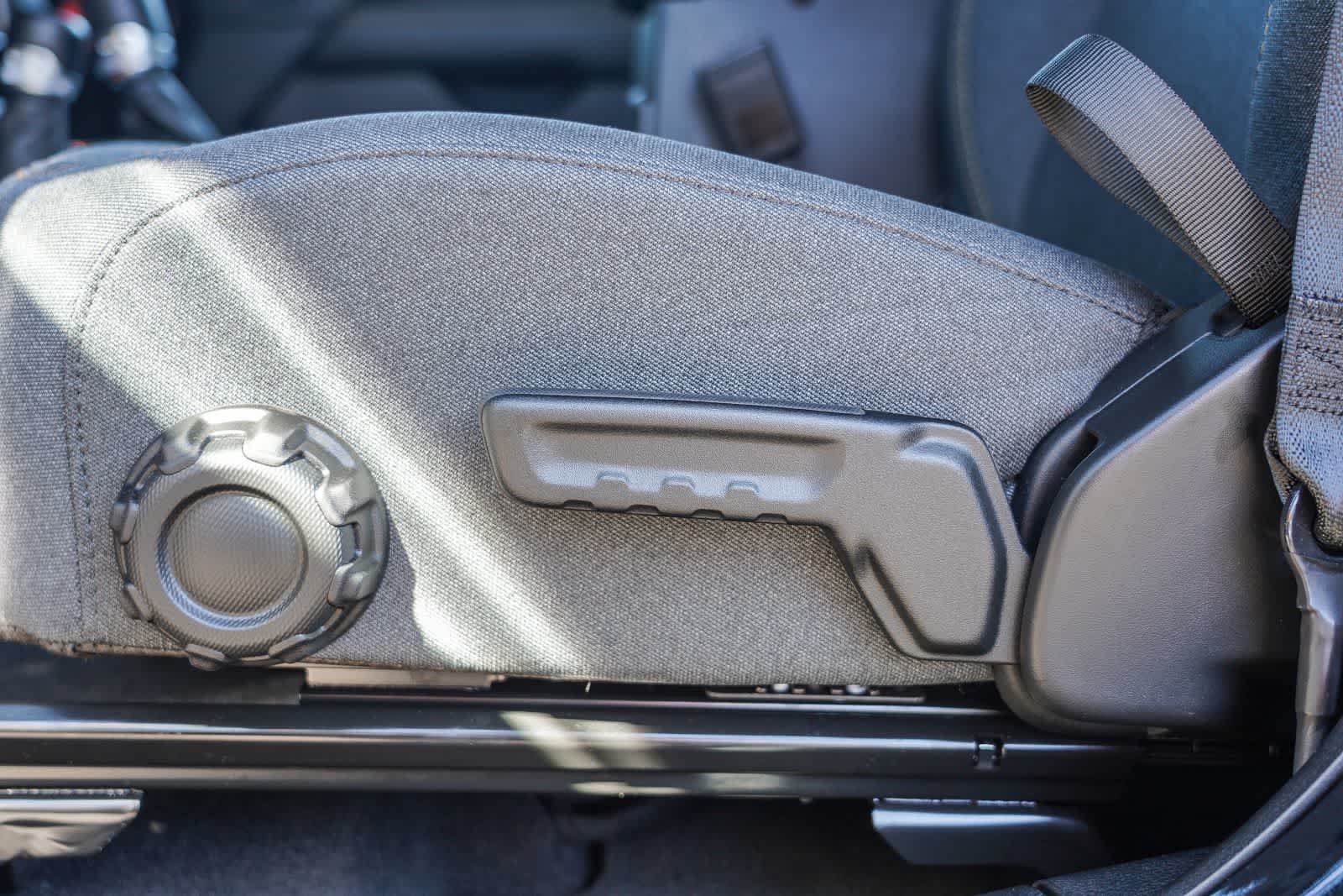 2025 Jeep Wrangler 4-Door Sahara - Photo 23