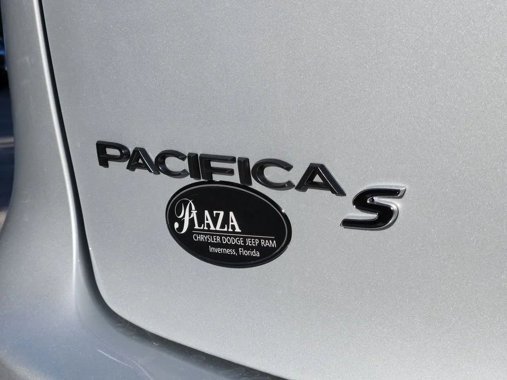 New 2026 Silver Mist Clear-Coat Exterior Paint Chrysler Select image 11