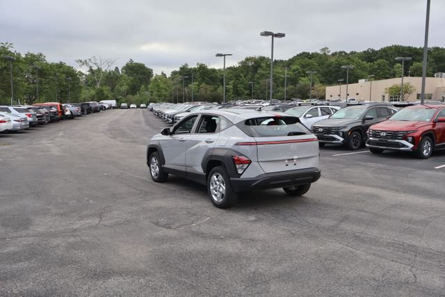 Used 2026 Gray Hyundai SE image 5