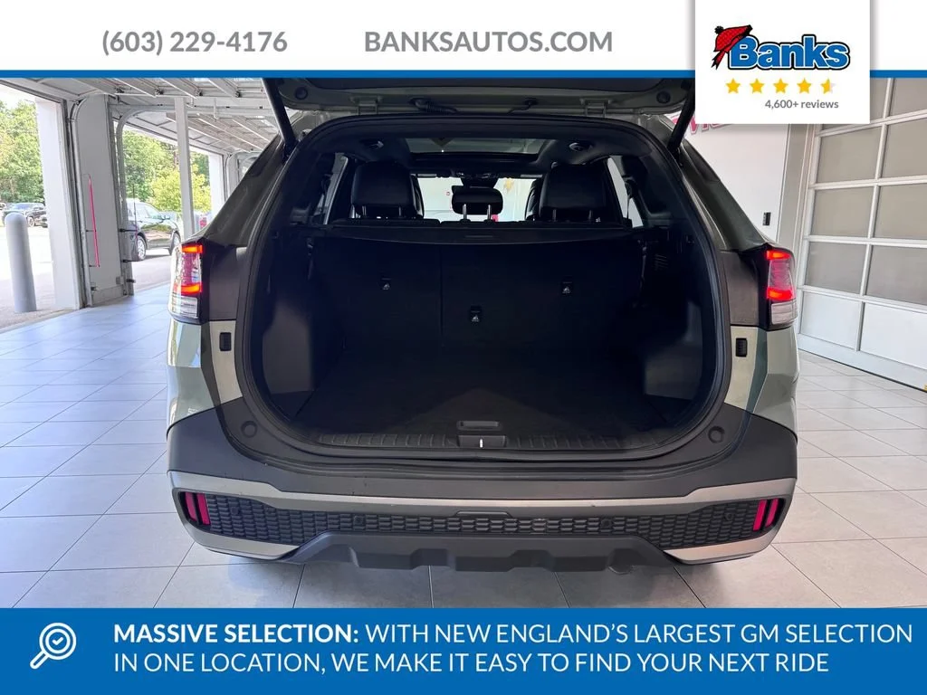 Certified Used 2024 Green Kia X-Line image 8