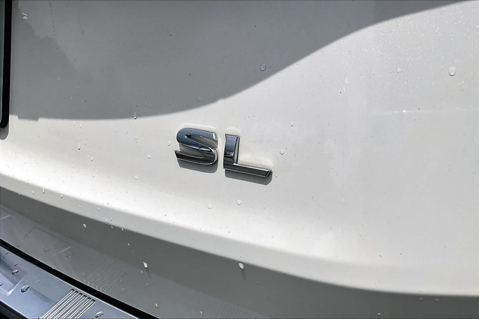Used 2023 Pearl White Tricoat/Super Black Nissan SL image 19