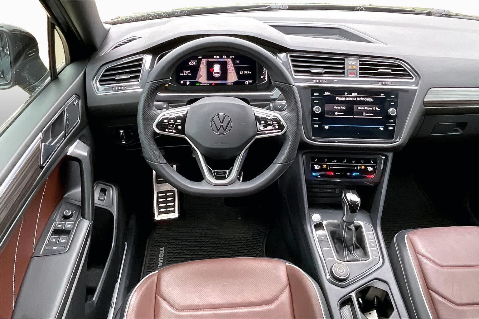 Used 2022 Deep Black Pearl Volkswagen SEL R-Line image 6