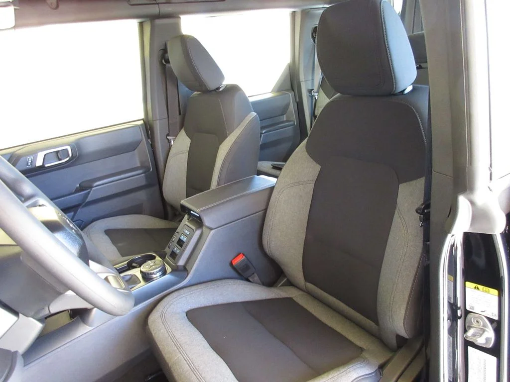 2025 Ford Bronco 4-Door Base - Photo 11