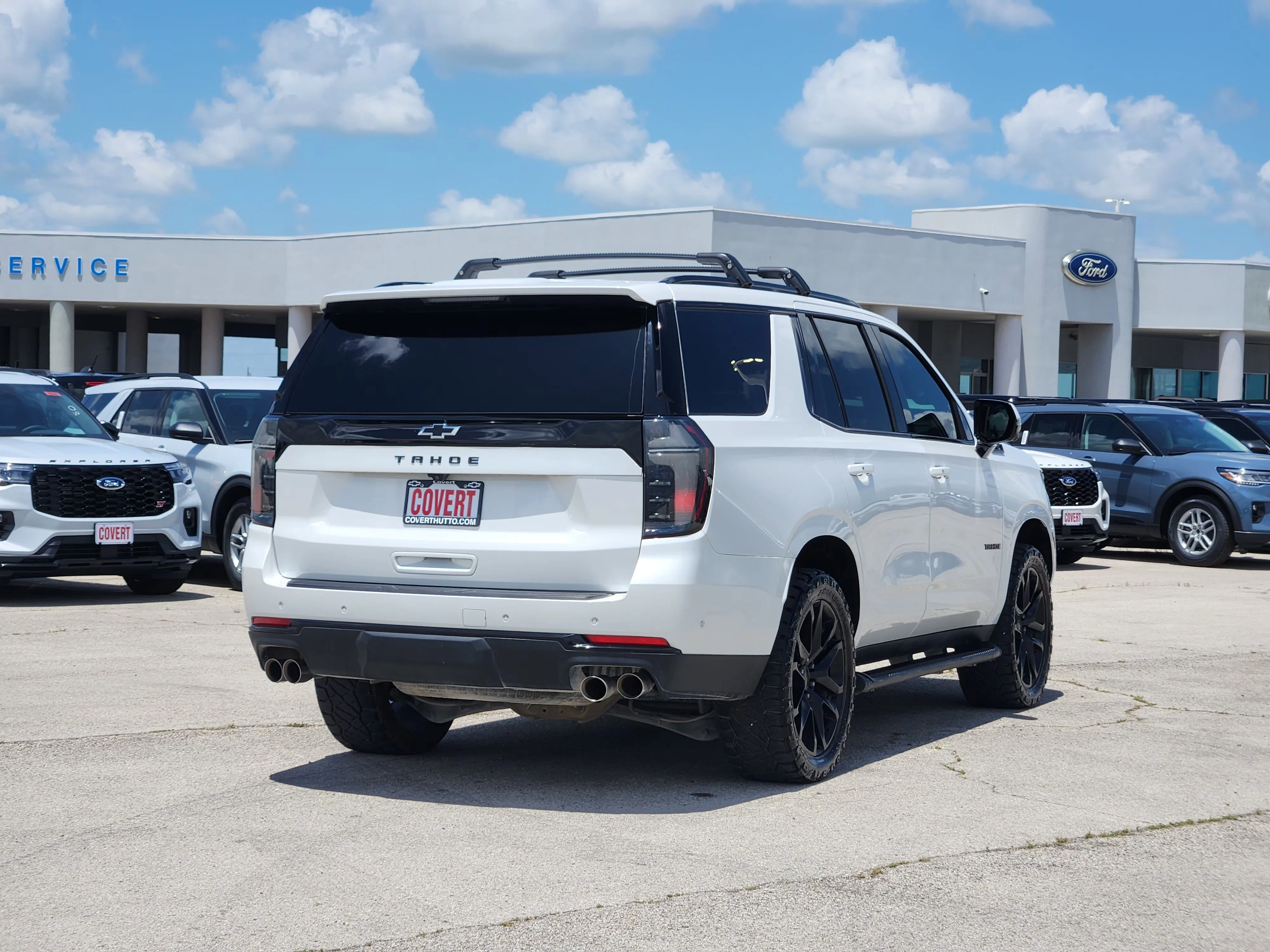 Used 2025 Iridescent Pearl Tricoat Chevrolet Z71 image 7