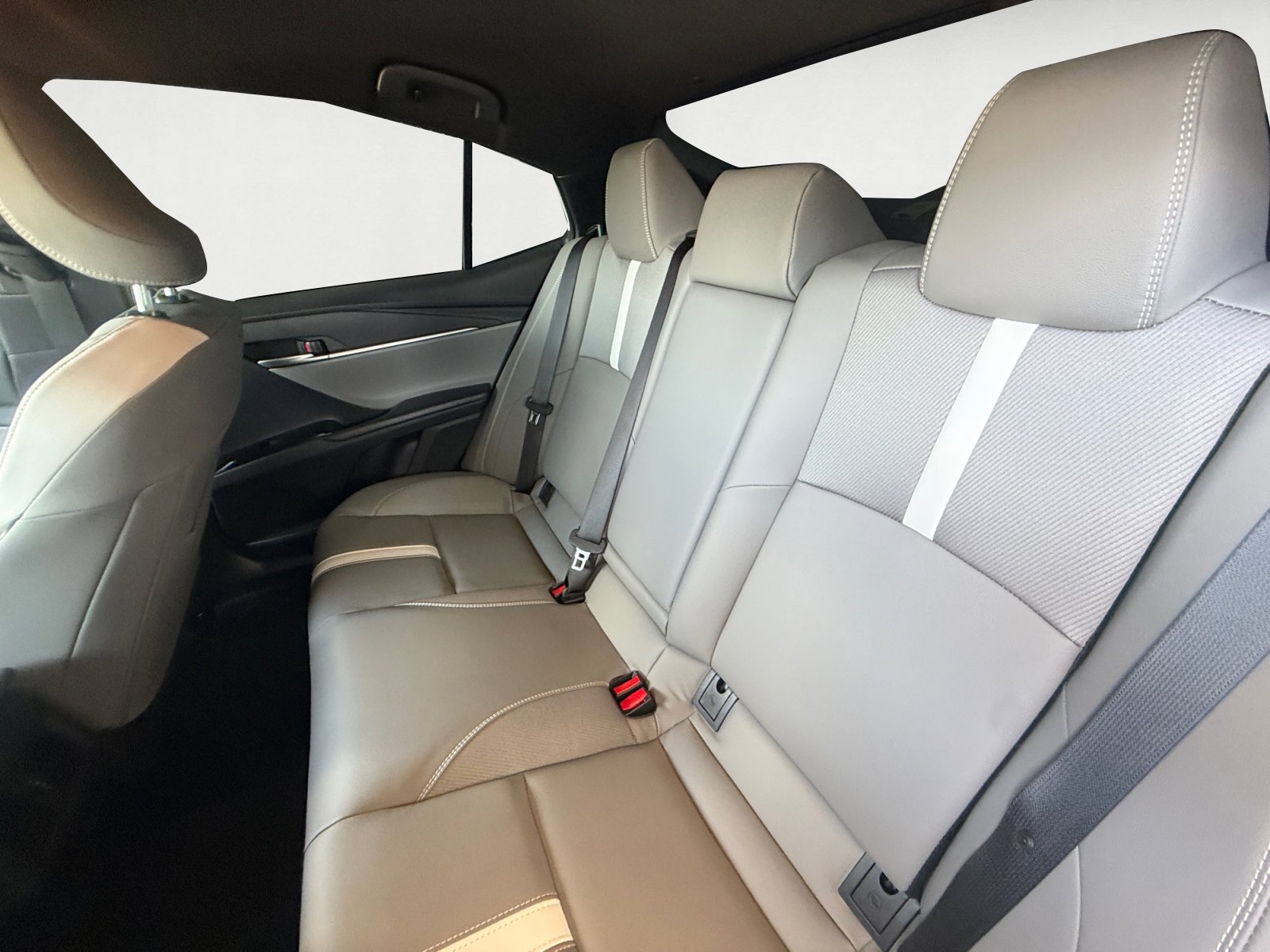Used 2026 Ice Cap Toyota SE image 13