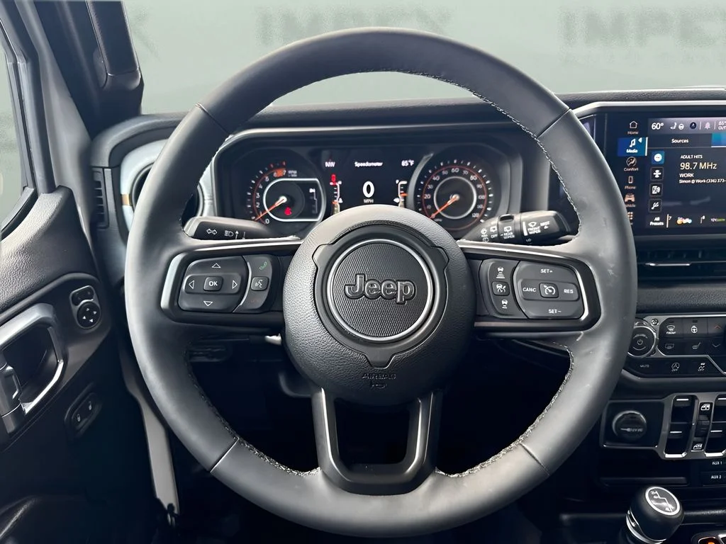 Used 2025 White Jeep Sport S image 12