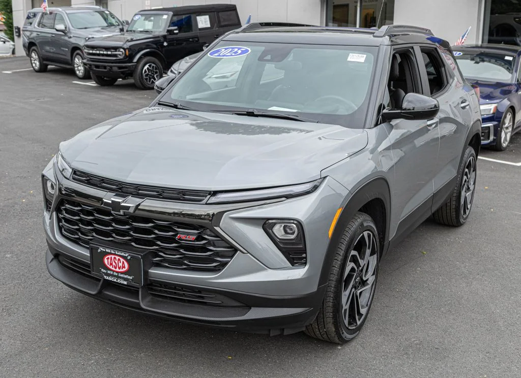 Used 2025 Gray Chevrolet RS image 2