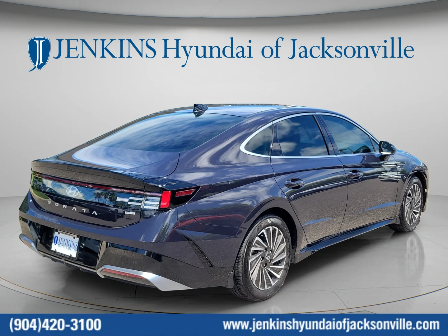 Used 2025 Carbon Blue Hyundai SEL image 3