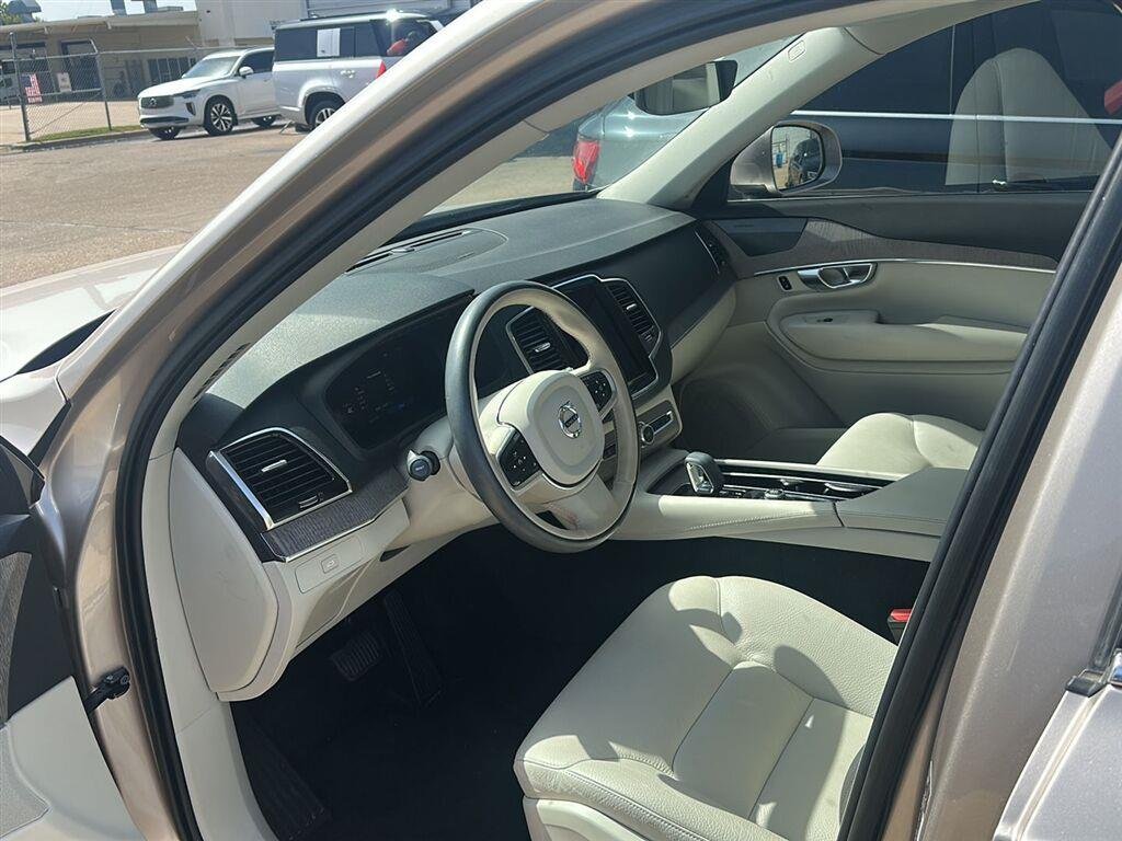 Used 2023 Bright Dusk Metallic Volvo Plus image 9