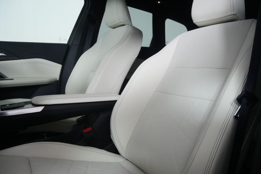 New 2026 Alpine White BMW xDrive28i image 10