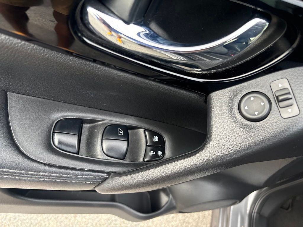 Certified Used 2022 Gray Nissan SL image 13
