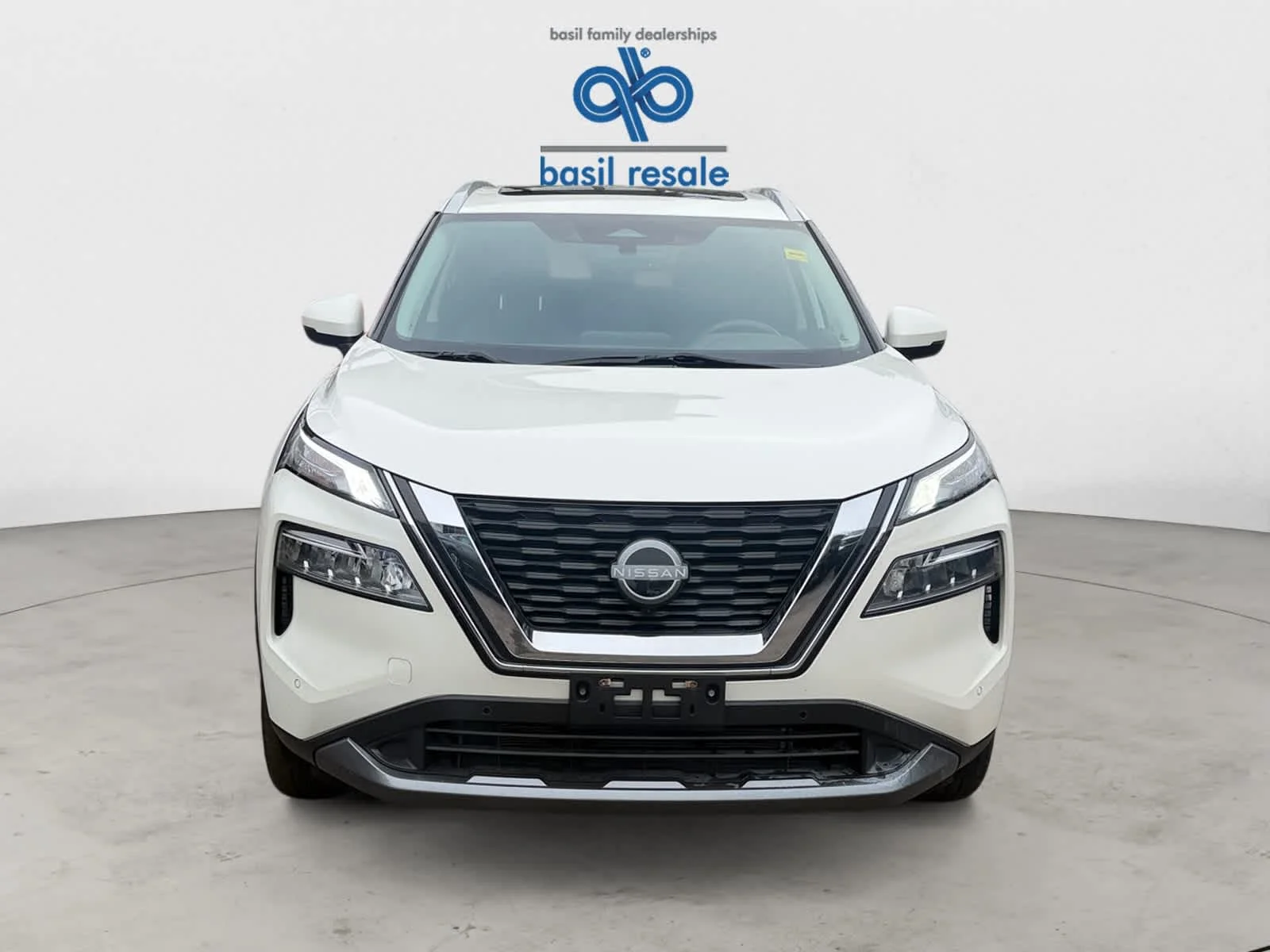 Used 2023 Pearl White Tricoat Nissan SL image 10