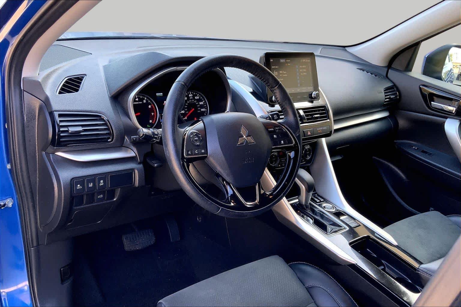 Used 2024 Lightning Blue Mitsubishi SE image 18