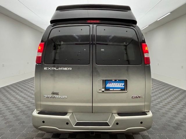 Used 2022 Onyx Black GMC Explorer Limited SE image 9