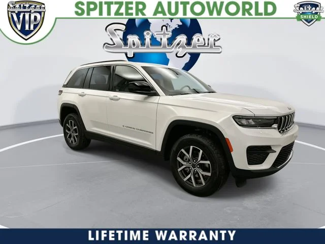 New 2027 Bright White Clearcoat Jeep Laredo X image 3