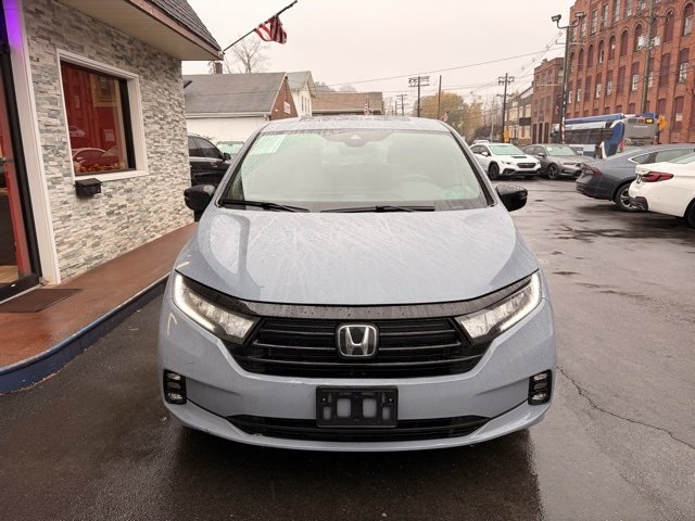 2023 Honda Odyssey Sport photo 2