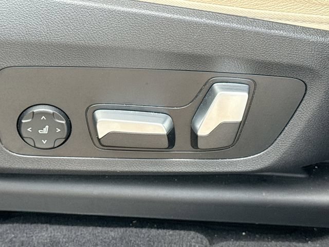 Used 2023 Jet Black BMW sDrive30i image 24