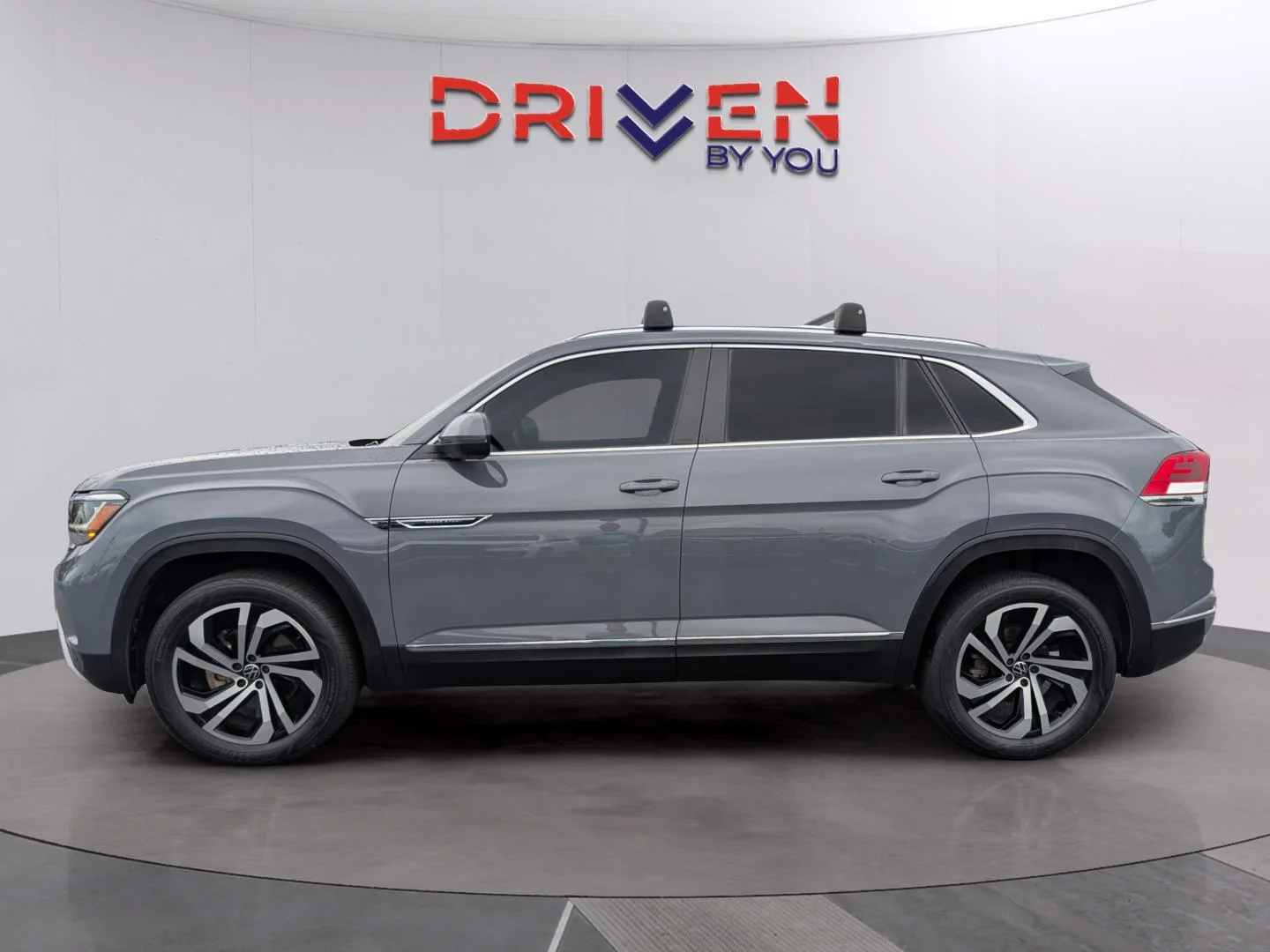 Used 2023 Pure Gray Volkswagen 2.0T SEL image 2