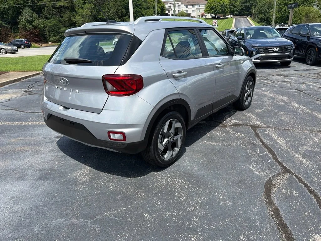 Used 2025 Silver Hyundai SEL image 8