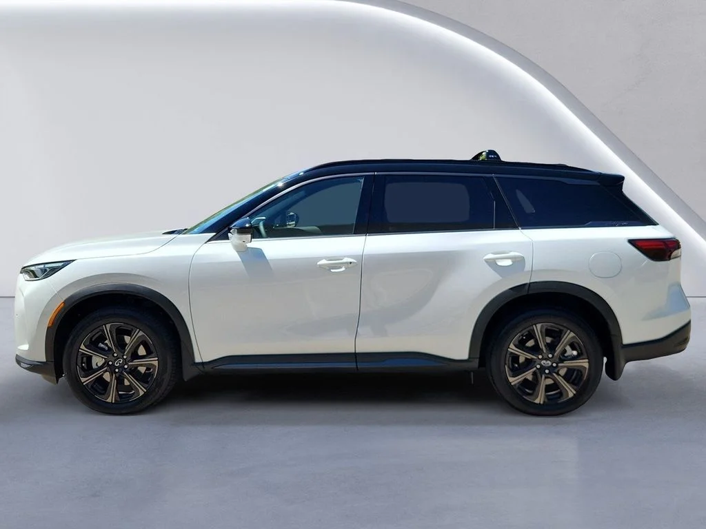 New 2027 2T RAD WHT INFINITI Autograph AWD image 6